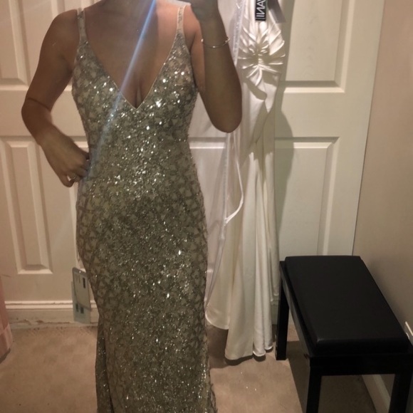 Brand new prom dress - Picture 2 of 3